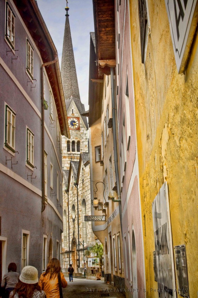 Narrow alleyway leads to theProtestant Church